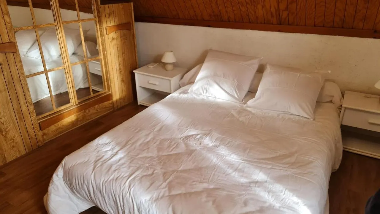 Le Petit Nid Du Chateau Apartment Assier France